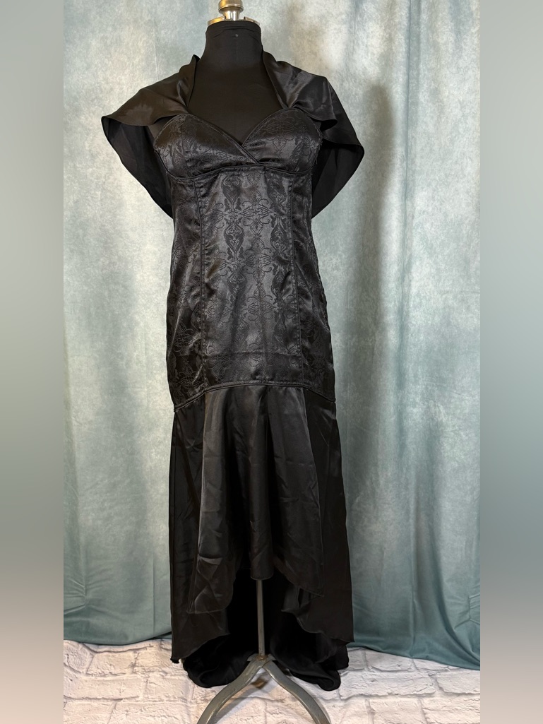 Lip Service Early 2000’s Black Fitted Gown/Removable Cape New With Tag